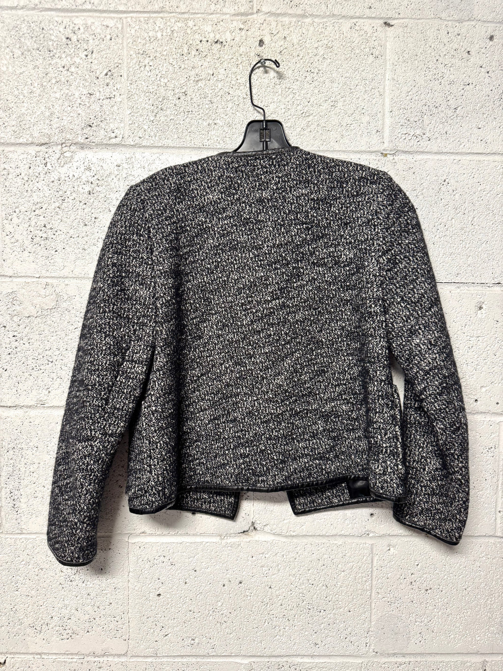 Veste courte blanche et noir Sandro