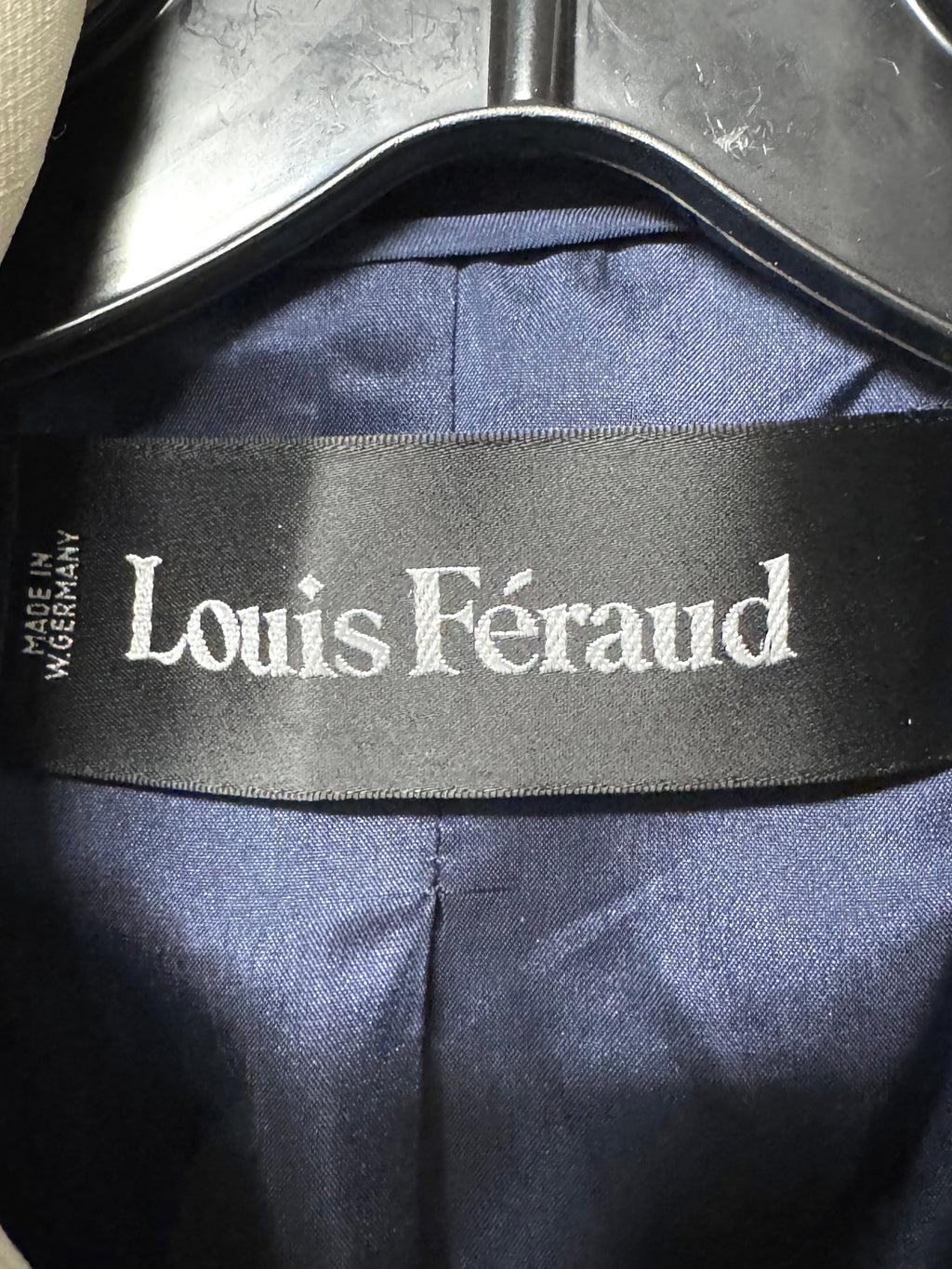 Veste Bleu marine avec col et poignet en soie amovible Louis Féraud