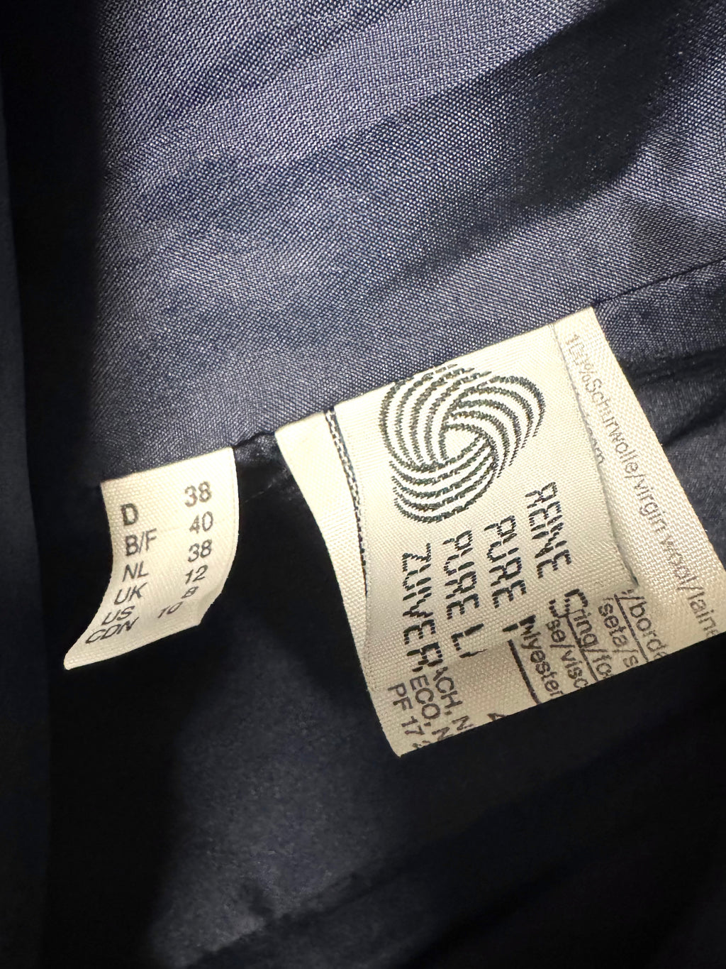 Veste Bleu marine avec col et poignet en soie amovible Louis Féraud